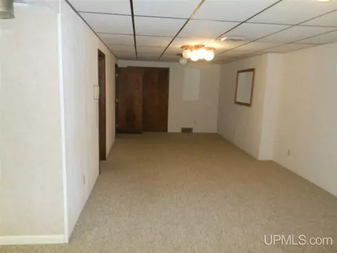 931 E, Iron Mountain, MI 49801 photo 17