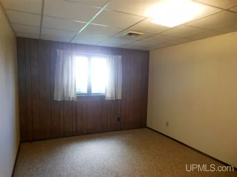 931 E, Iron Mountain, MI 49801 photo 12