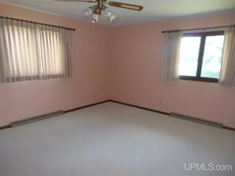 931 E, Iron Mountain, MI 49801 photo 9