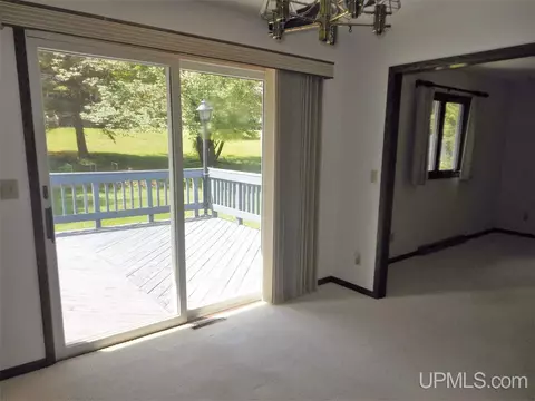 931 E, Iron Mountain, MI 49801 photo 8