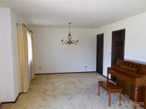 931 E, Iron Mountain, MI 49801 photo 3