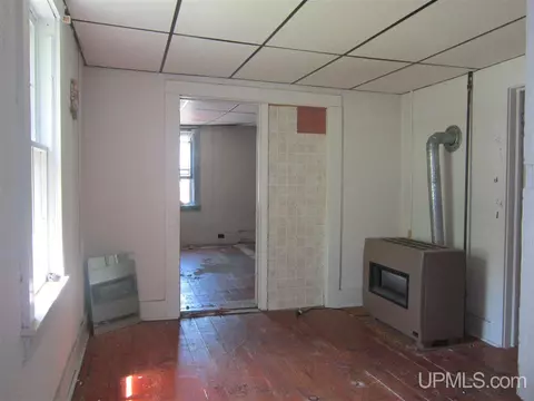 215 Hemlock, Munising, MI 49862 photo 2