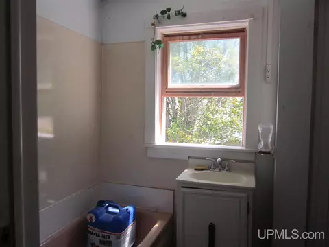 215 Hemlock, Munising, MI 49862 photo 7