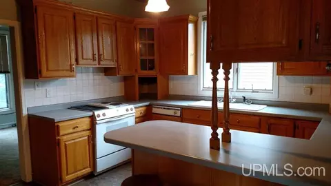 200 W Euclid, Ishpeming, MI 49849 photo 4