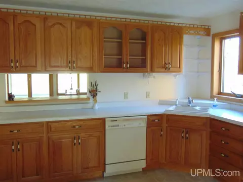 1945 North Lk, Ishpeming, MI 49849 photo 7
