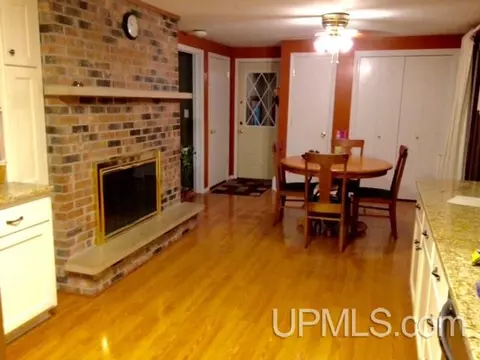 4843 Danforth, Escanaba, MI 49829 photo 4