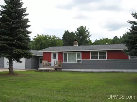 4843 Danforth, Escanaba, MI 49829 photo 1