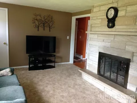 4843 Danforth, Escanaba, MI 49829 photo 5