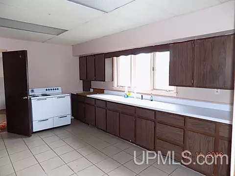 2100 Deer Lk, Ishpeming, MI 49849 photo 4