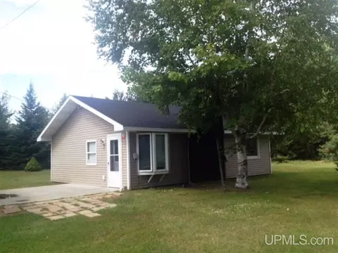 6601 M, Escanaba, MI 49829 photo 1
