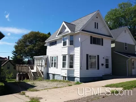 1020 Summit, Hancock, MI 49930 photo 1