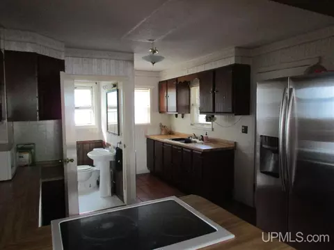 931 W Munising, Munising, MI 49862 photo 7