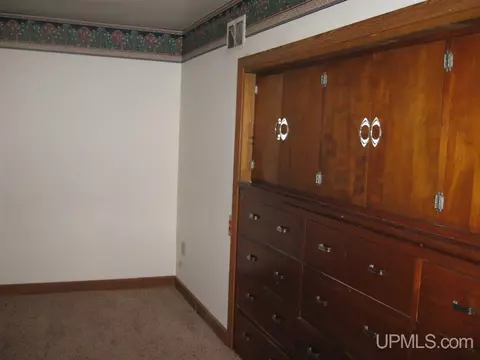 1100 S 11th, Escanaba, MI 49829 photo 12