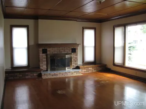 1100 S 11th, Escanaba, MI 49829 photo 3