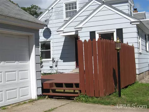 1100 S 11th, Escanaba, MI 49829 photo 23