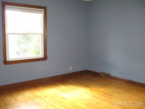 1100 S 11th, Escanaba, MI 49829 photo 15