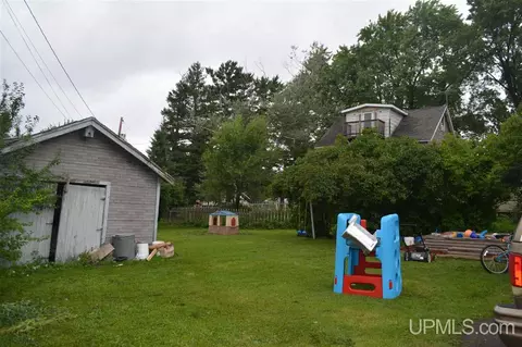 22 Oak, L'anse, MI 49946 photo 2