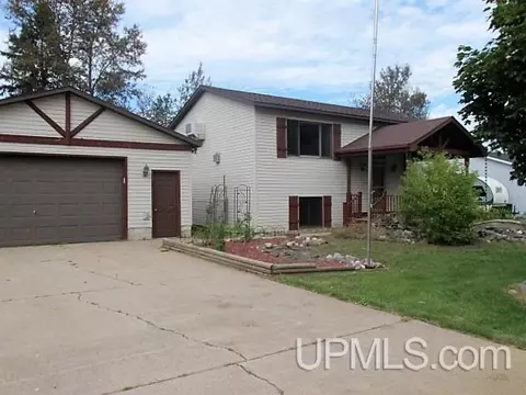 1076 Suncliff, Ishpeming, MI 49849 photo 2