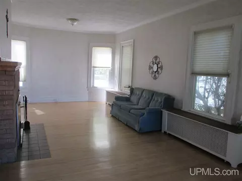 316 S 3rd, Escanaba, MI 49829 photo 8