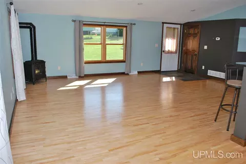 79 4th, South Range, MI 49963 photo 5