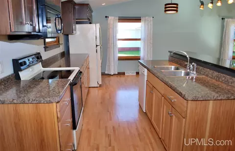 79 4th, South Range, MI 49963 photo 11