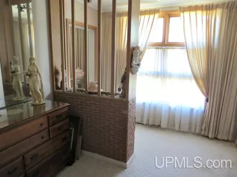 503 E A, Iron Mountain, MI 49801 photo 9