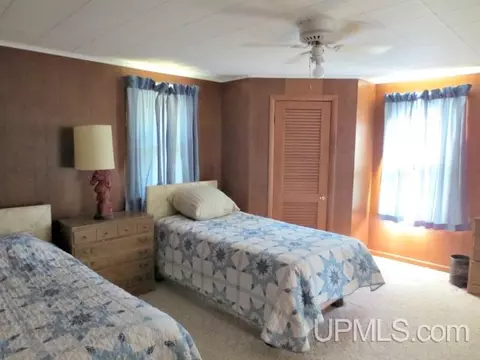 503 E A, Iron Mountain, MI 49801 photo 12