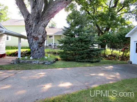 503 E A, Iron Mountain, MI 49801 photo 26