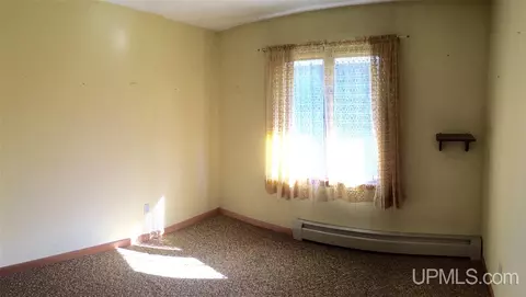 255 S Marigold, Ishpeming, MI 49849 photo 5