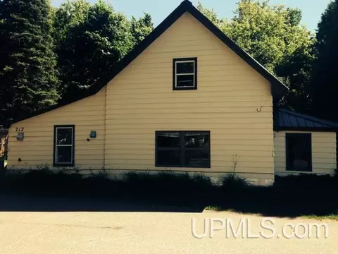 212 E Johnson, Ishpeming, MI 49849 photo 8