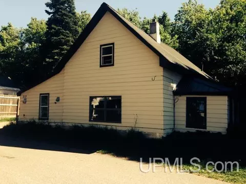 212 E Johnson, Ishpeming, MI 49849 photo 1