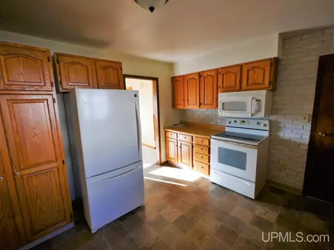 934 Willow, Hancock, MI 49930 photo 6