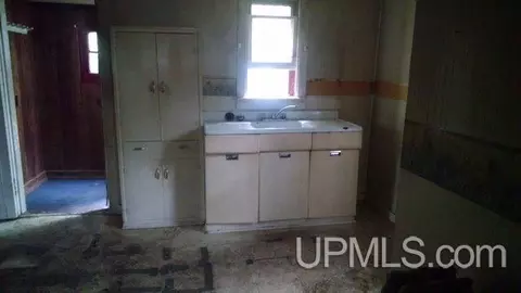 45 Deer Lk, Ishpeming, MI 49849 photo 2