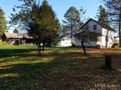 1609 Pierce, Wakefield, MI 49968 photo 1