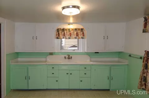 326 W Johnson, Ishpeming, MI 49849 photo 9