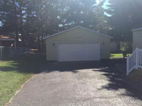 672 Duncan, Ishpeming, MI 49849 photo 3