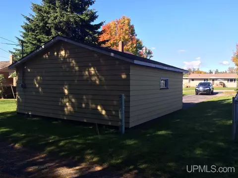 672 Duncan, Ishpeming, MI 49849 photo 5