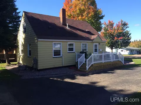 672 Duncan, Ishpeming, MI 49849 photo 4