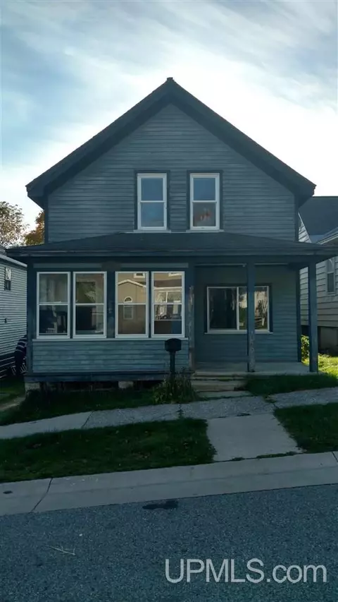 215 Chestnut, Munising, MI 49862 photo 1