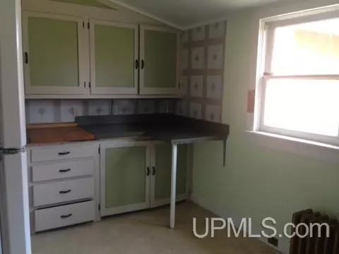 645 E Vine, Ishpeming, MI 49849 photo 7