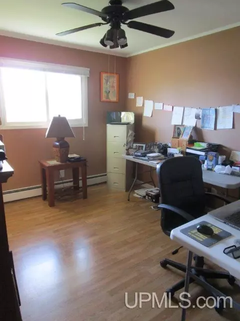 518 S 29th, Escanaba, MI 49829 photo 2