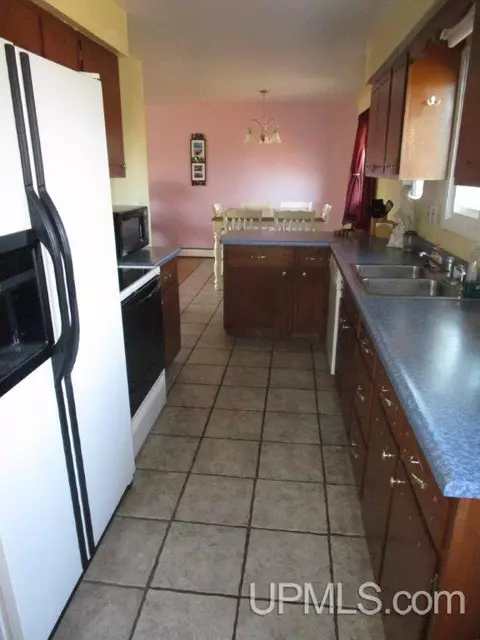 518 S 29th, Escanaba, MI 49829 photo 18