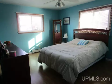 518 S 29th, Escanaba, MI 49829 photo 4