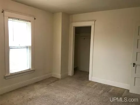 503 S 9th, Escanaba, MI 49829 photo 17