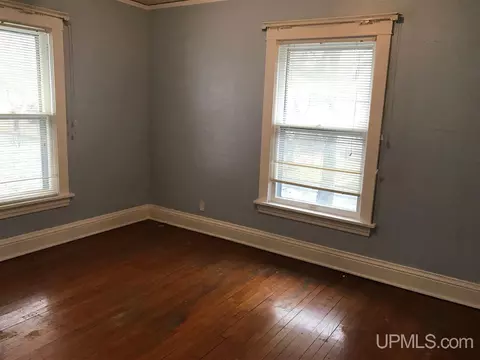 503 S 9th, Escanaba, MI 49829 photo 18