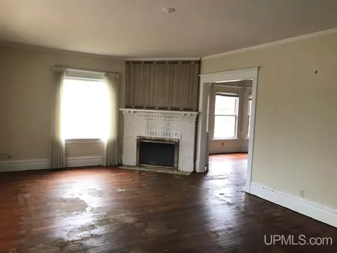 503 S 9th, Escanaba, MI 49829 photo 5