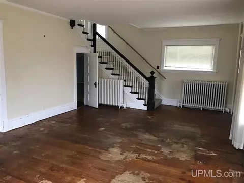 503 S 9th, Escanaba, MI 49829 photo 6