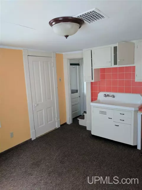 848 Summit, Hancock, MI 49930 photo 13