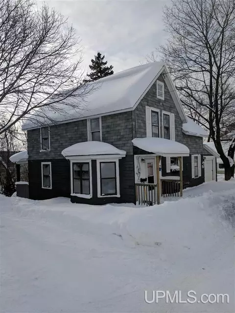 848 Summit, Hancock, MI 49930 photo 2