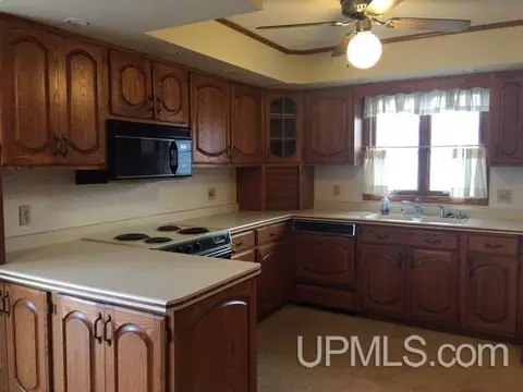 575 Duncan, Ishpeming, MI 49849 photo 7